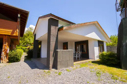 Cabaña 5 · Compacta · foto 1 · Cabañas Omilén Pucón